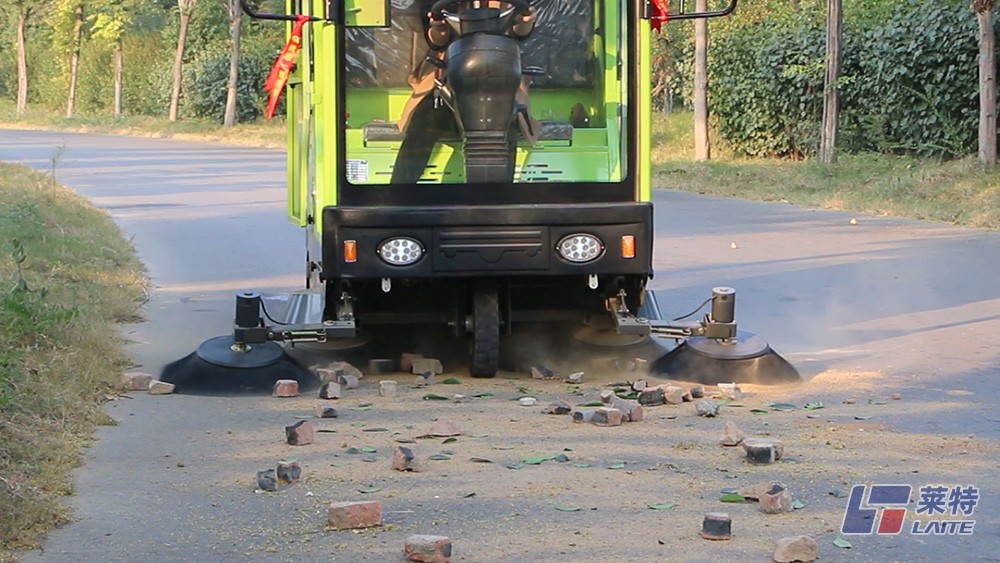 萊特電動掃地車.jpg