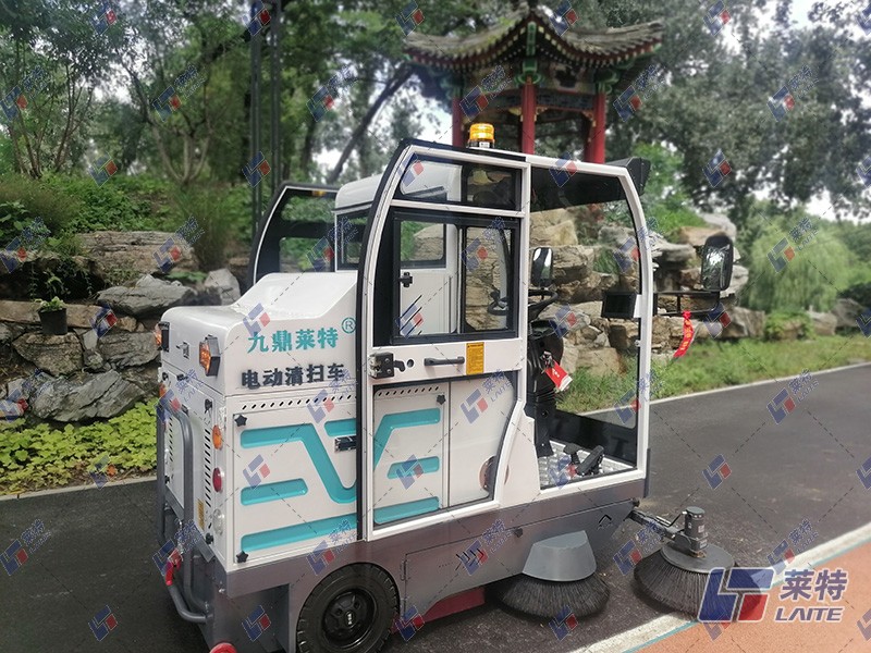 萊特電動(dòng)掃地車