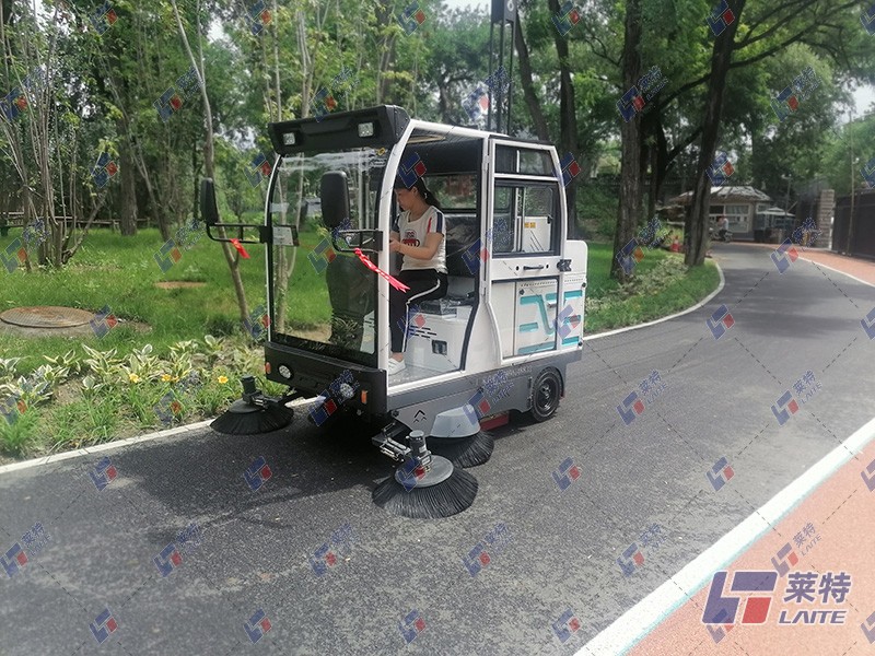 萊特電動(dòng)掃地車