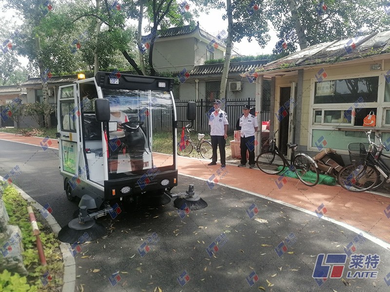 萊特電動(dòng)掃地車